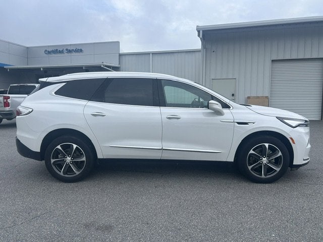 2022 Buick Enclave Essence