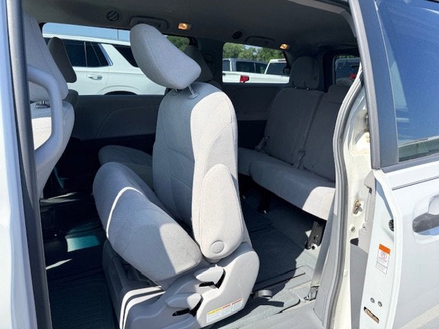 2016 Toyota Sienna L
