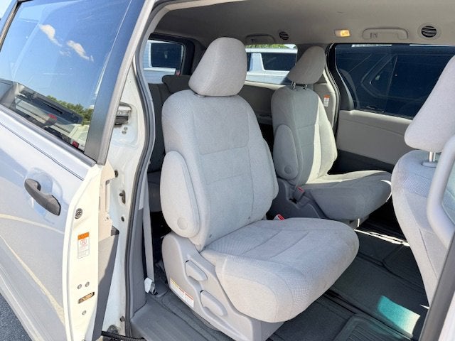 2016 Toyota Sienna L