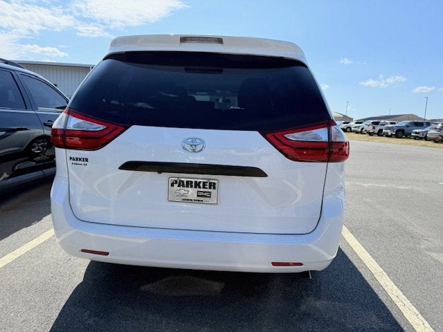 2016 Toyota Sienna L