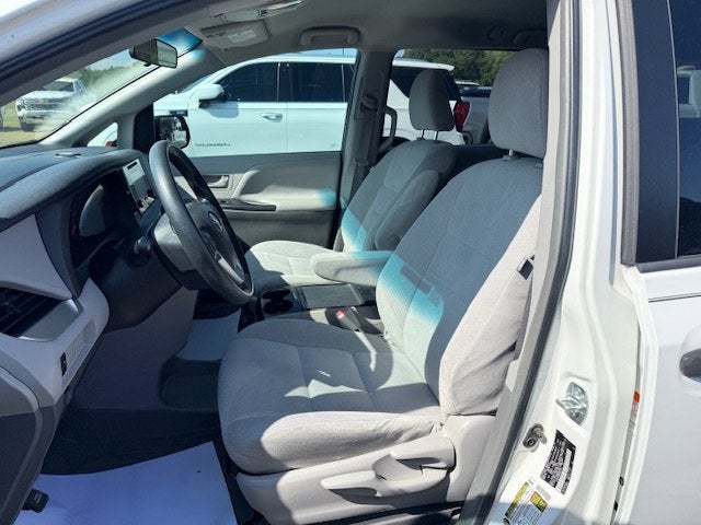 2016 Toyota Sienna L